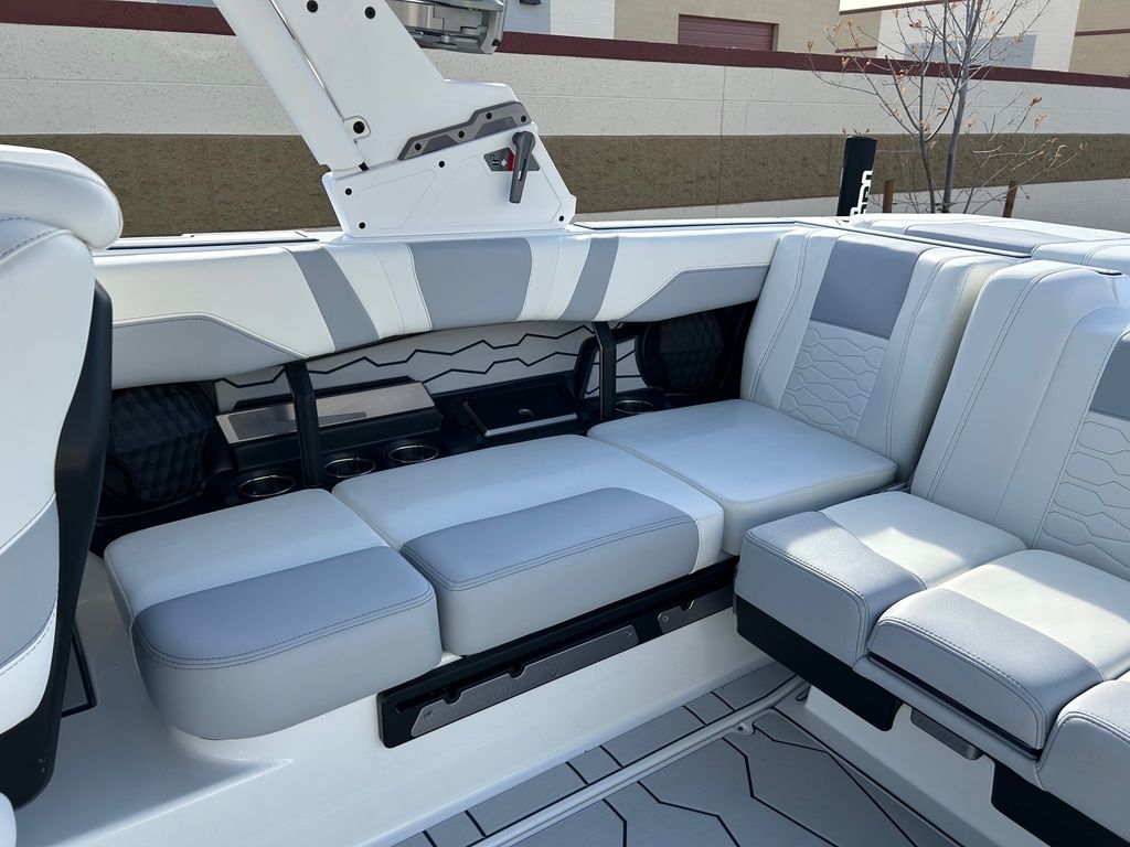 2025 Malibu Boats 23 MXZ