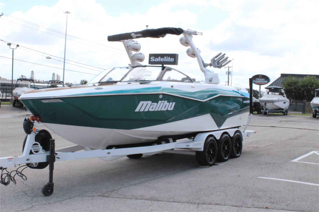 2024 Malibu 25 LSV