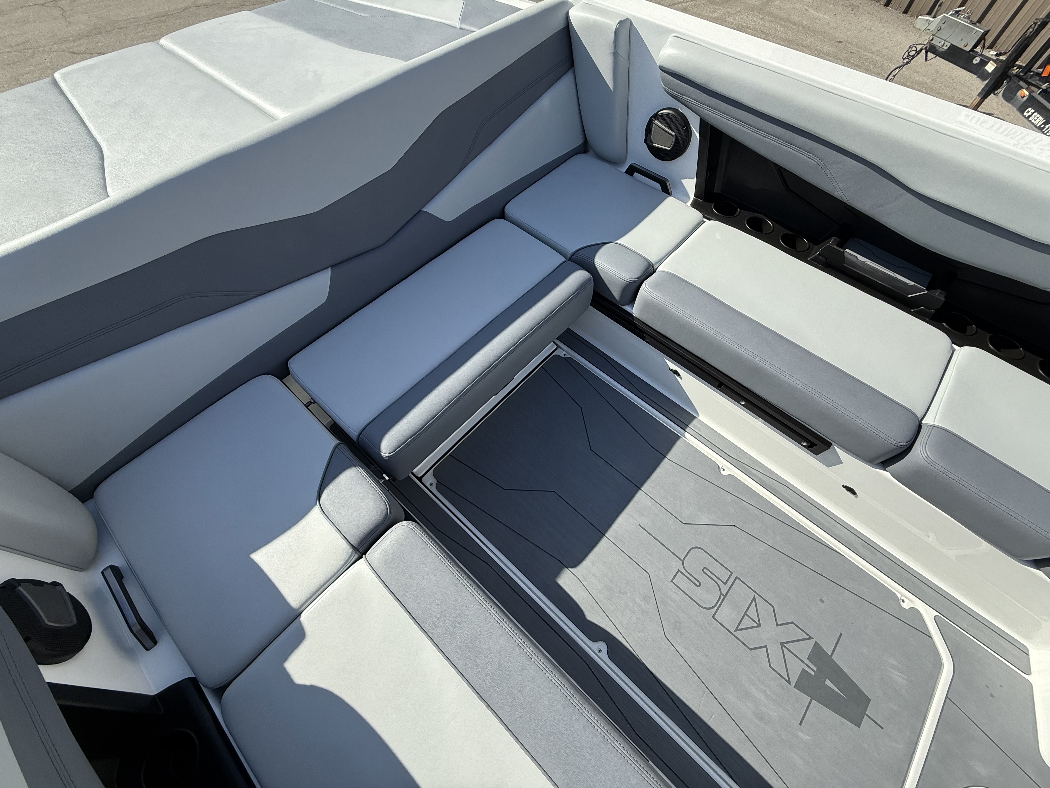 2025 Axis T235