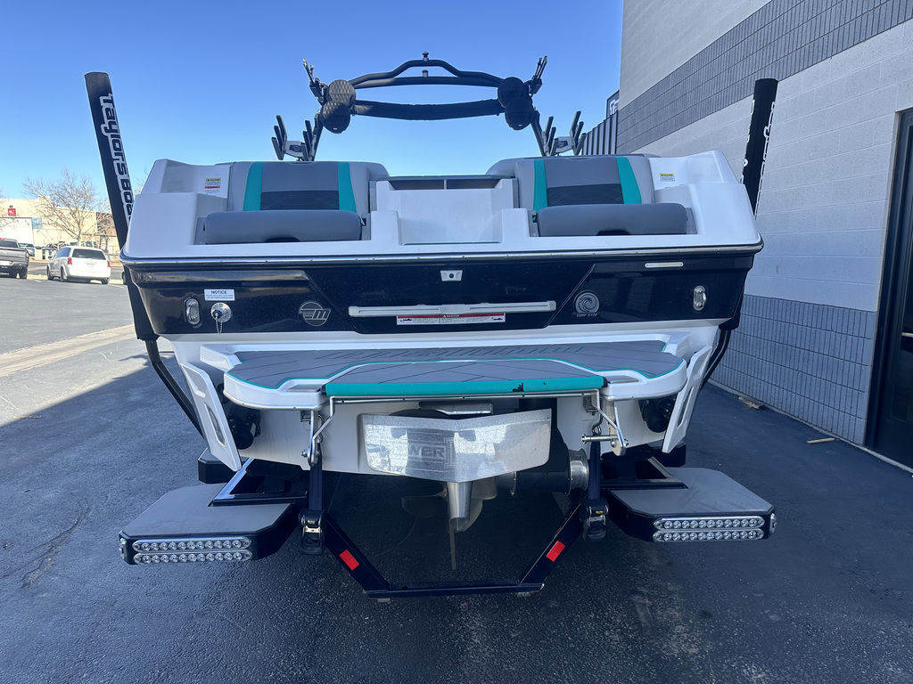 2023 Malibu Boats 26 LSV