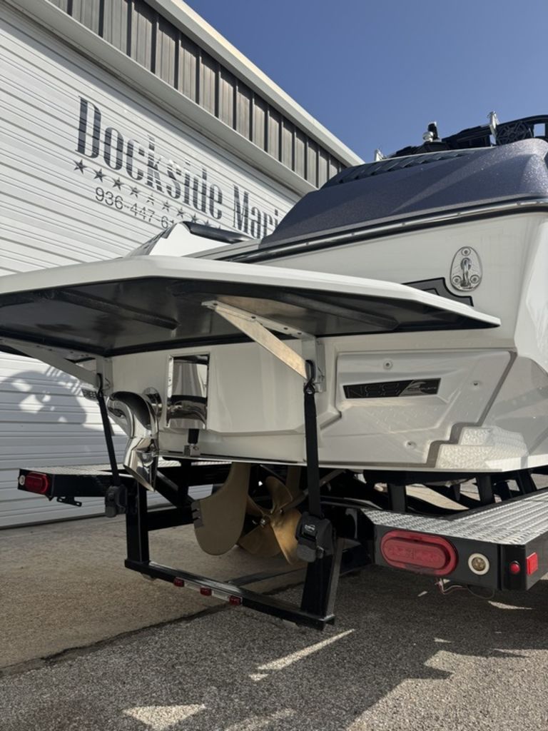 2016 Nautique G23