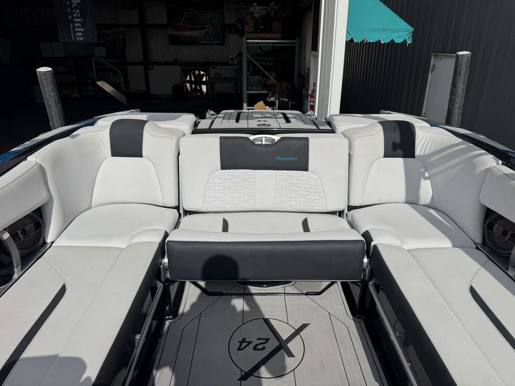 2019 MasterCraft X24