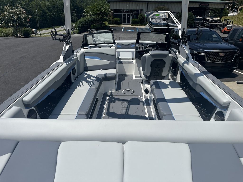2024 Axis Wake Research T235