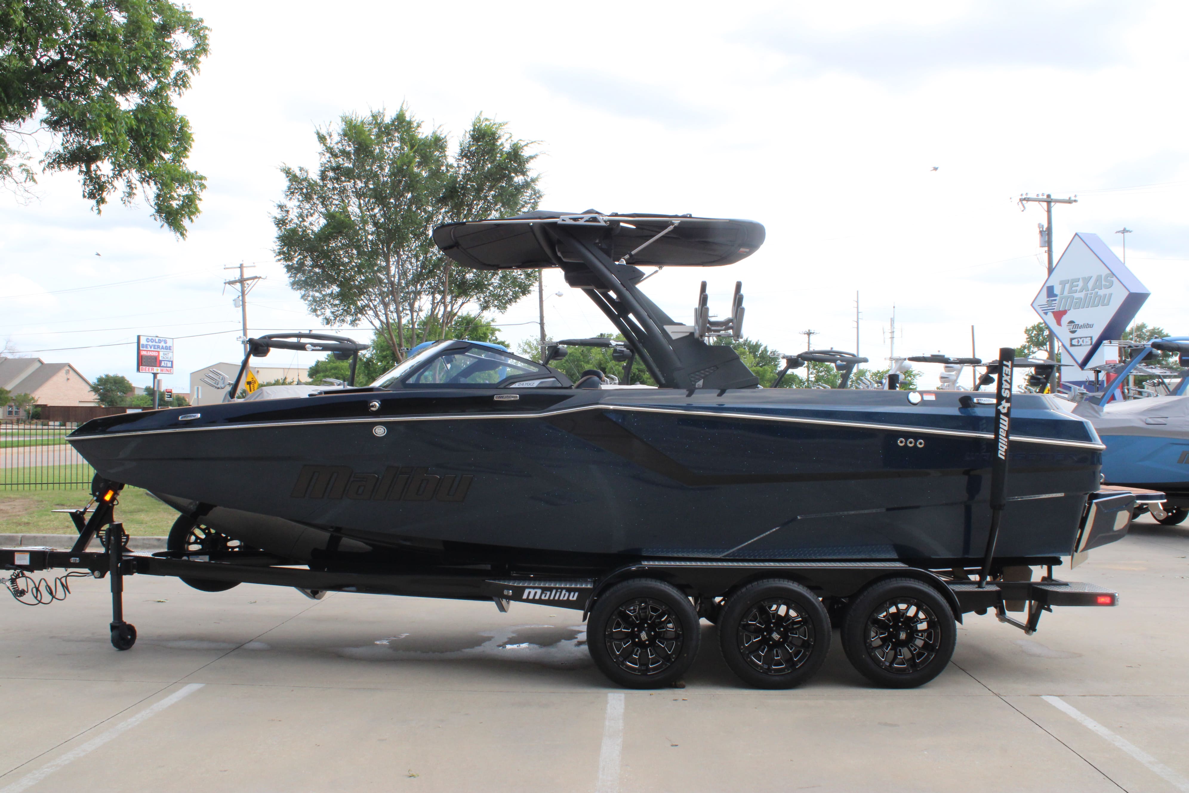 2025 Malibu 24 MXZ