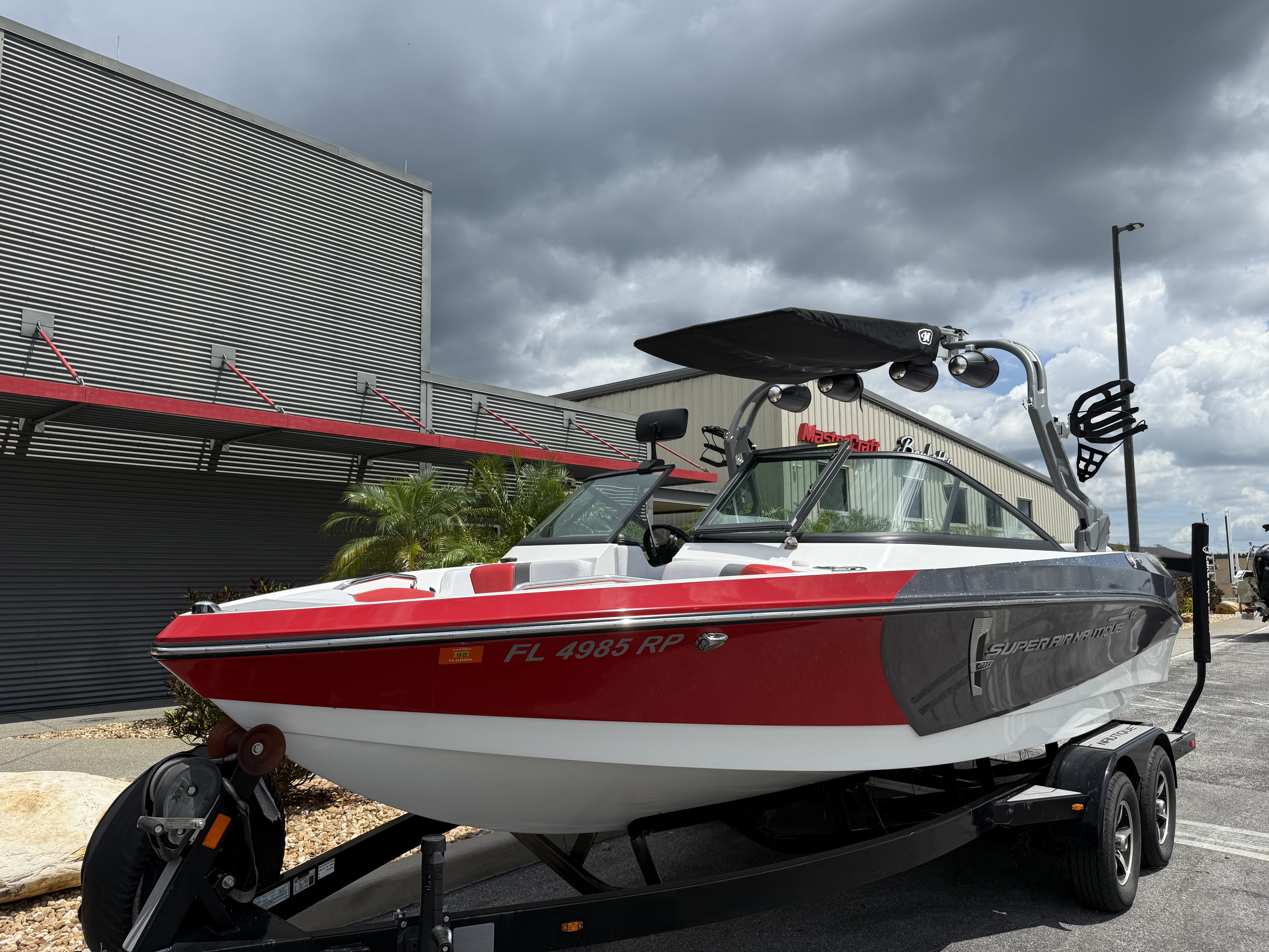 2018 Nautique 210