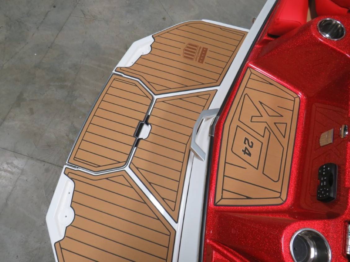 2024 Mastercraft XT24