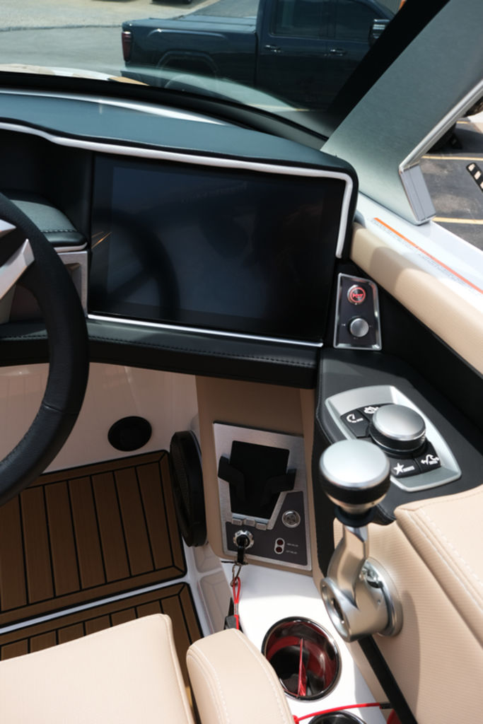 2025 MasterCraft XT24