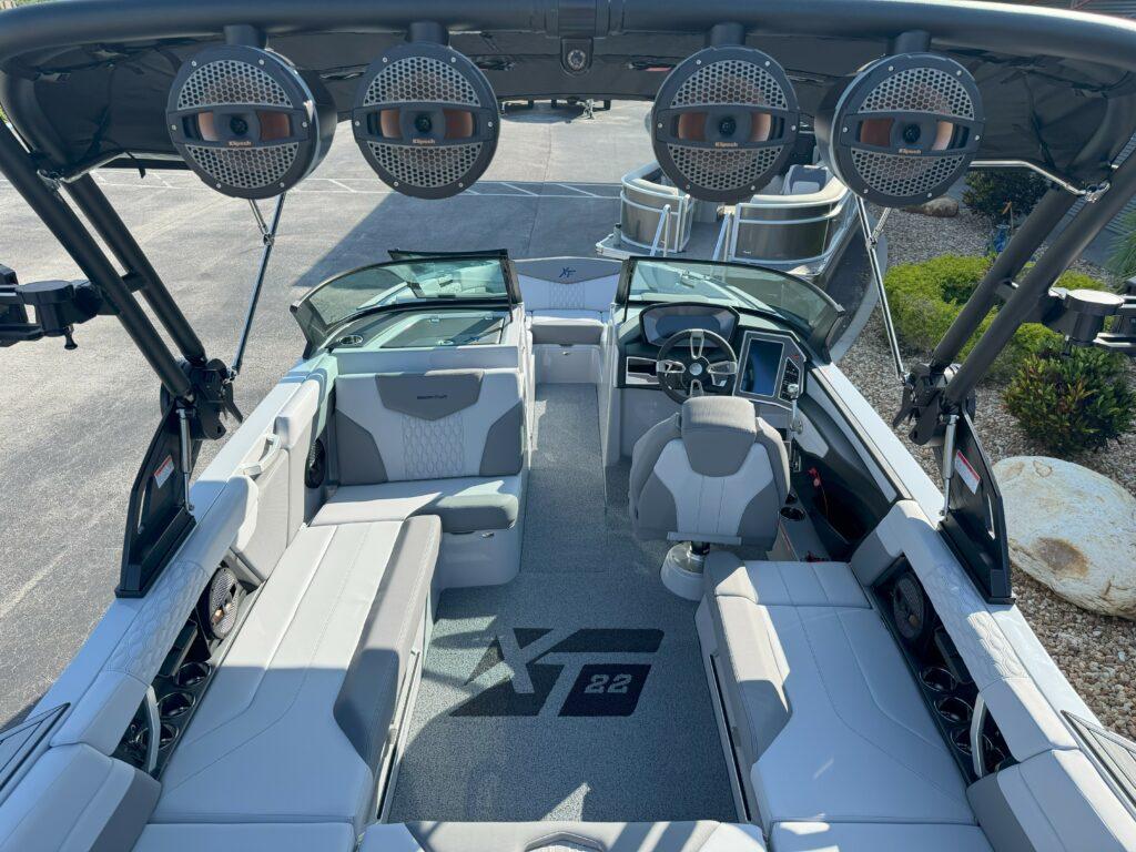 2024 MasterCraft XT22