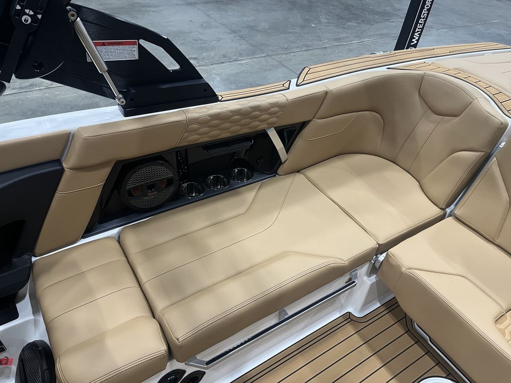 2025 MasterCraft XT22
