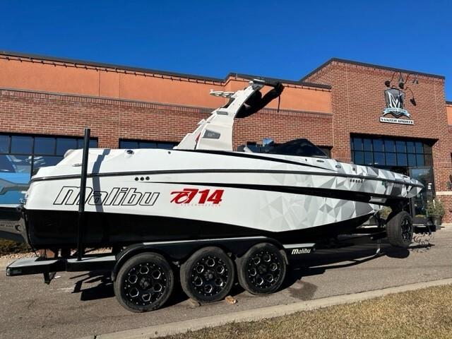 2017 Malibu M235 **Pending Deal**