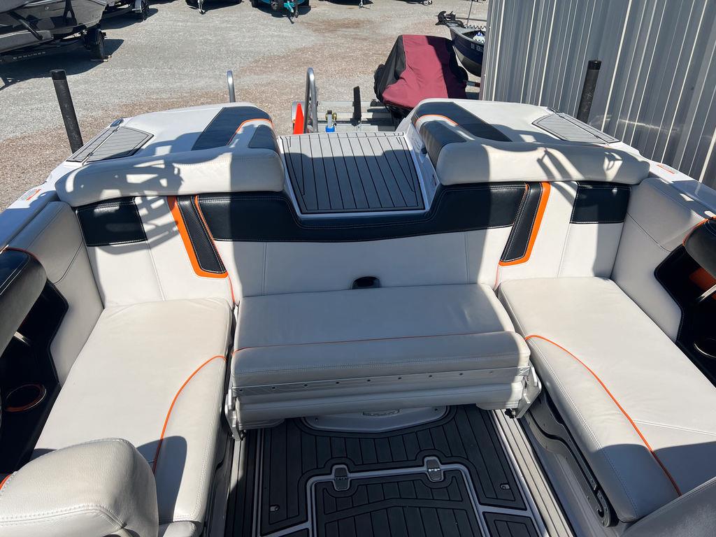 2015 Nautique G21