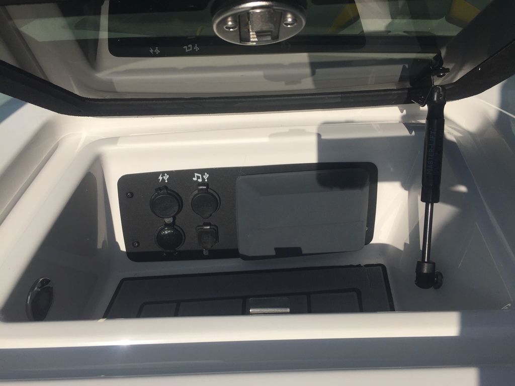 2022 Nautique 200 Icon