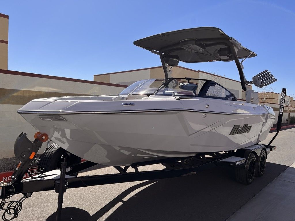 2025 Malibu Boats 23 LSV