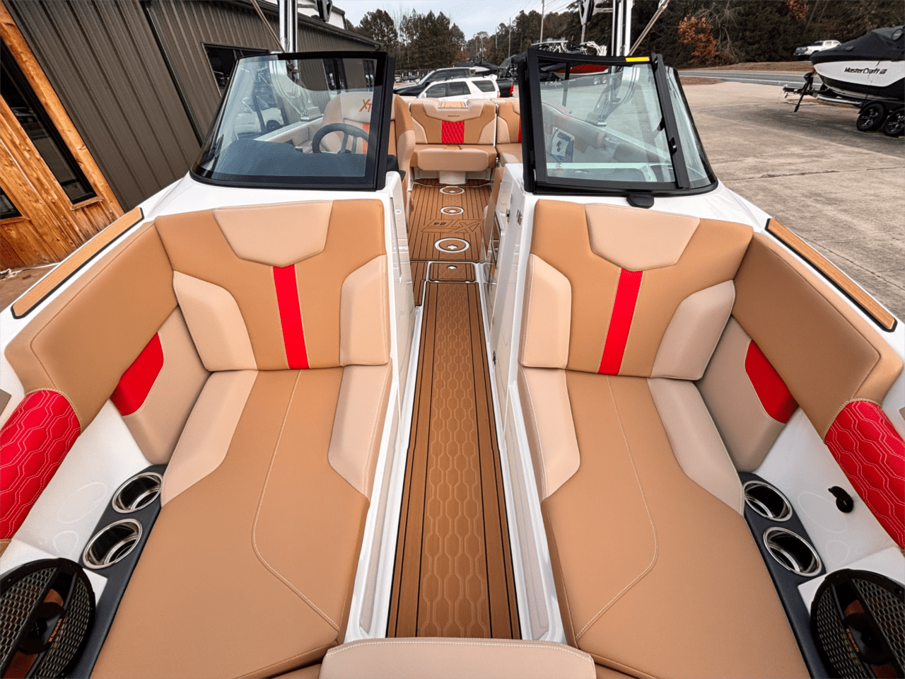 2025 MasterCraft XT24