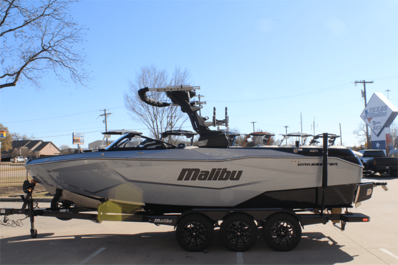 2025 Malibu 25 LSV