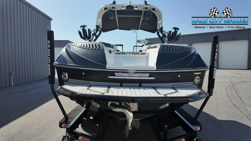 2018 Nautique G23