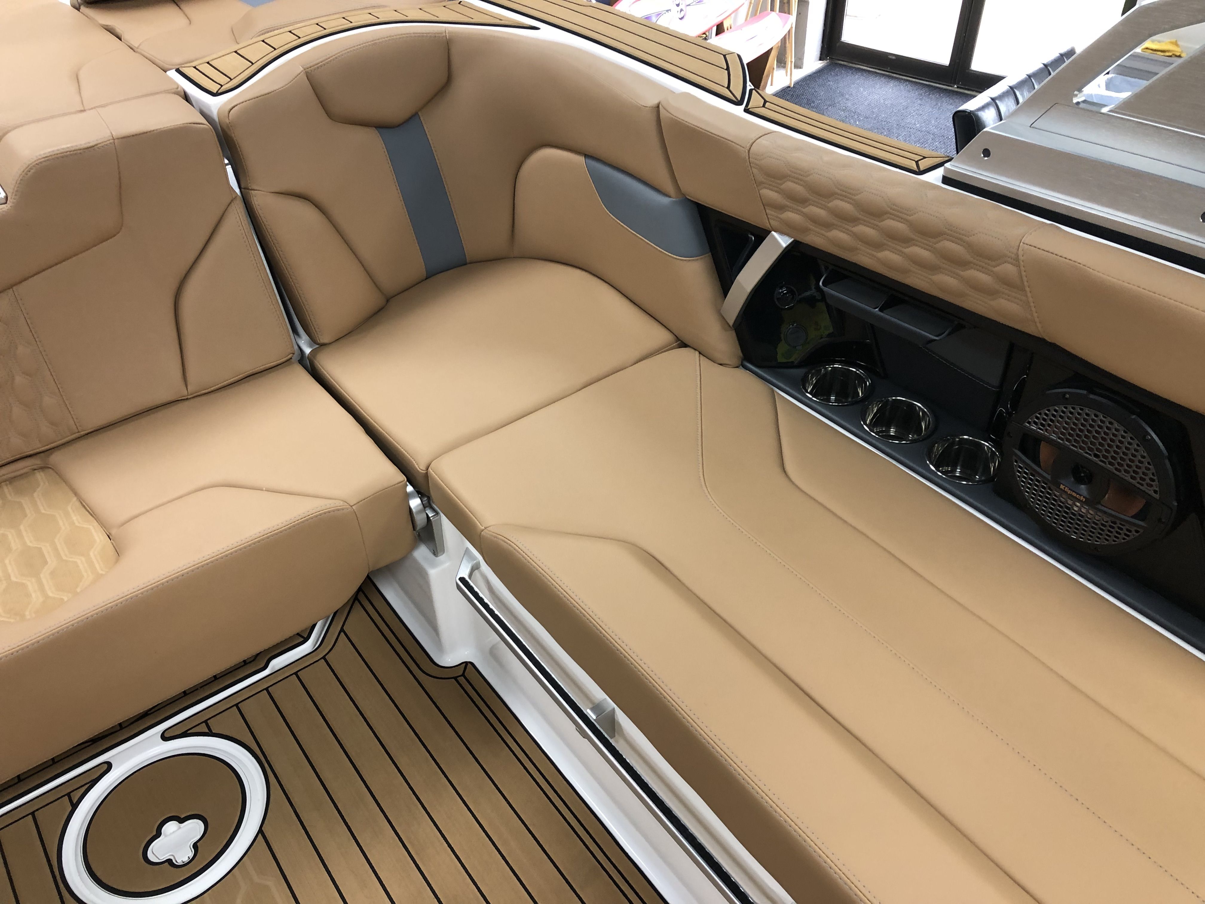 2024 MasterCraft XT-22 | 209130