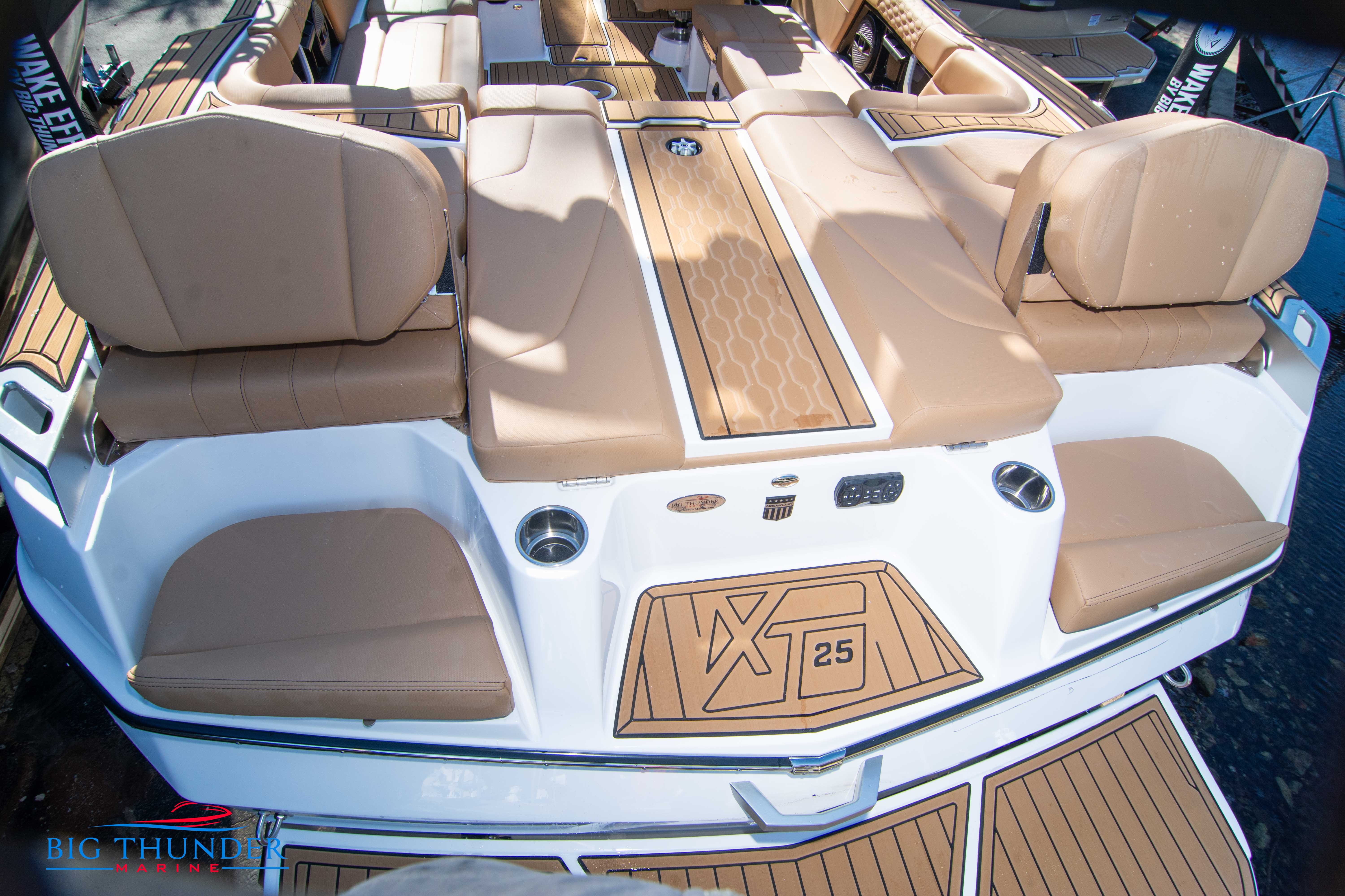 2024 Mastercraft XT25