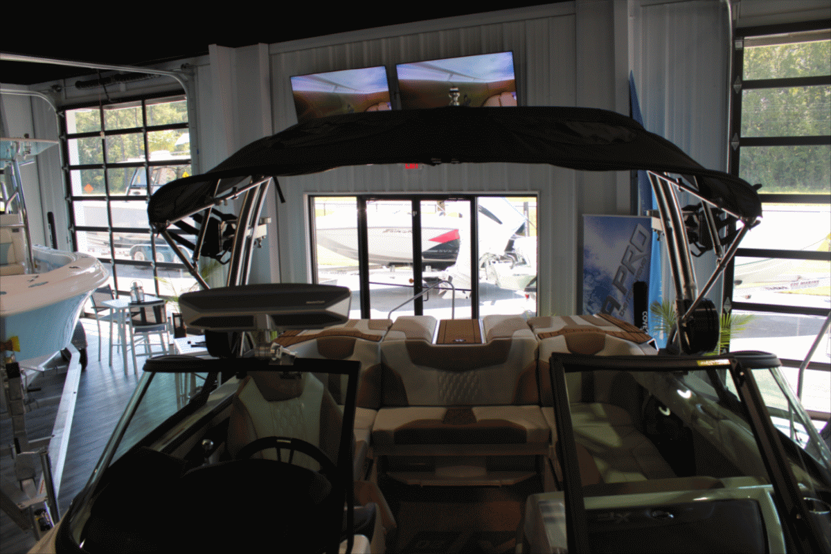 2023 MasterCraft XT20