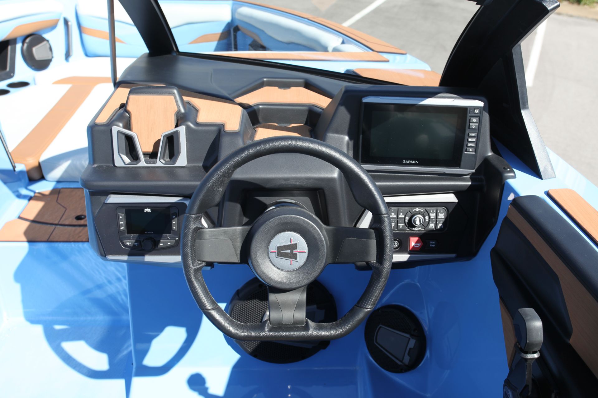  Axis T220