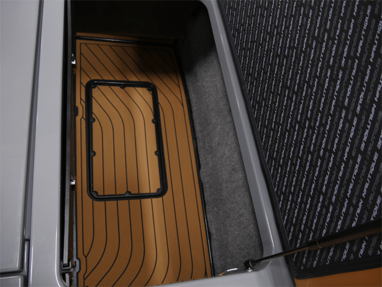 2021 Nautique G23 – Emerald Metal Flake/Admiral Blue