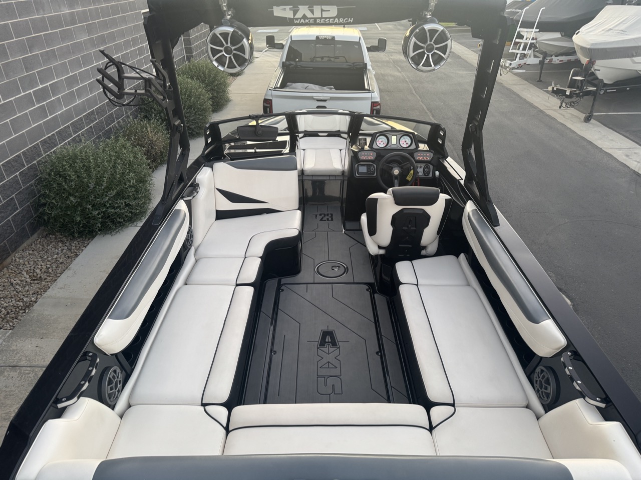2019 Axis T23 Low Hours comes with all Gear