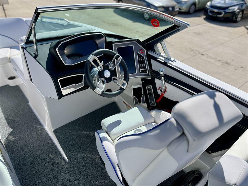 2019 MasterCraft XT22 Wake Boat Only 124 Hours ONLINE AUCTION