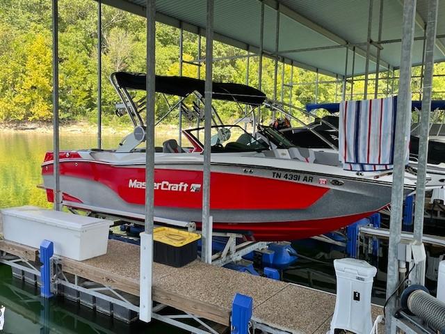 2023 MasterCraft XT22