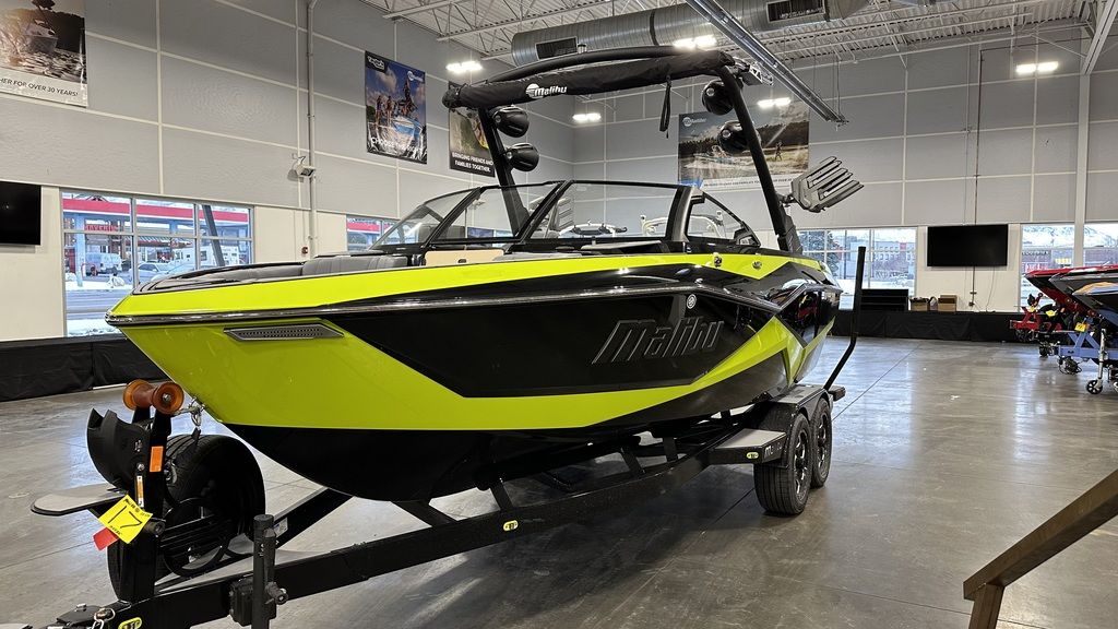2024 Malibu Boats 22 LSV