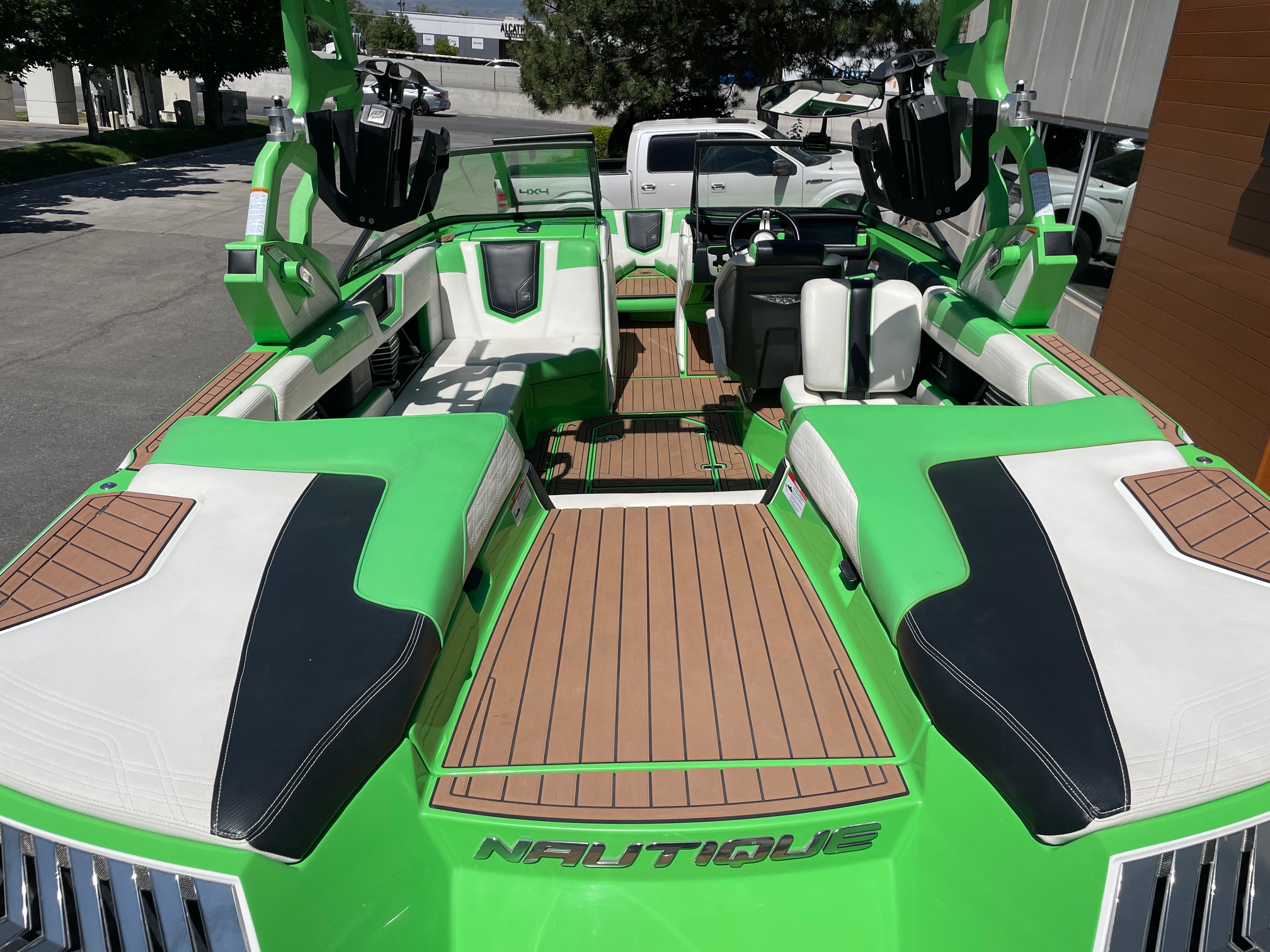 2018 NAUTIQUE G23 W/XR7 550HP SUPERCHARGED POWER PLANT