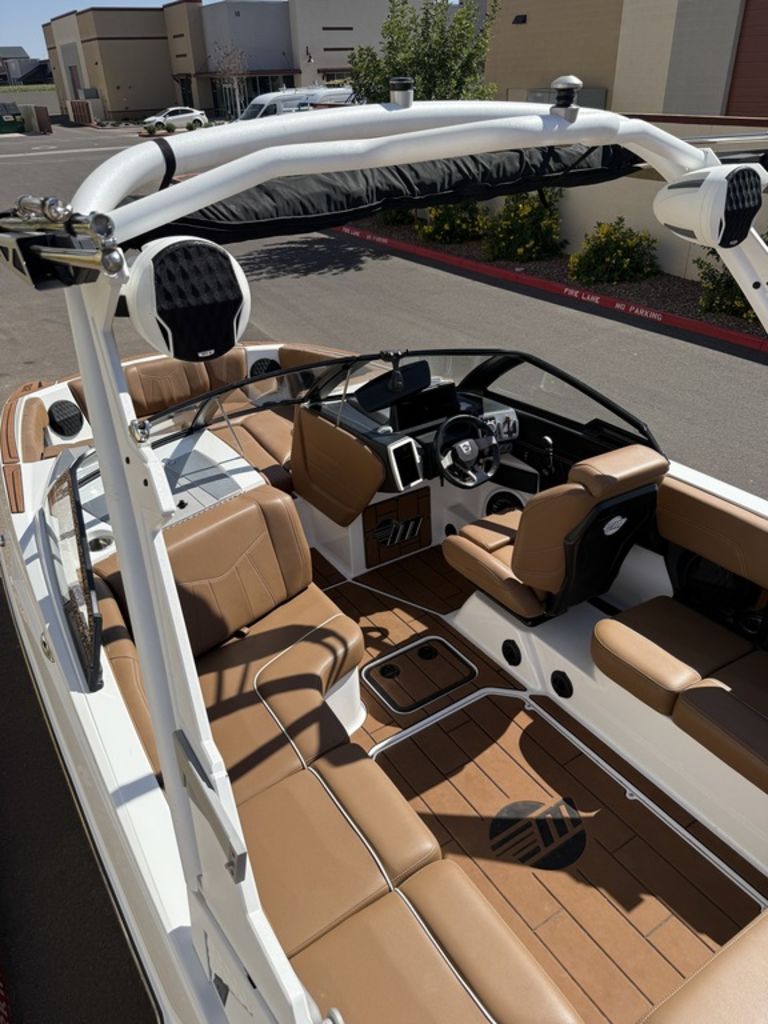 2022 Malibu Boats 23 MXZ