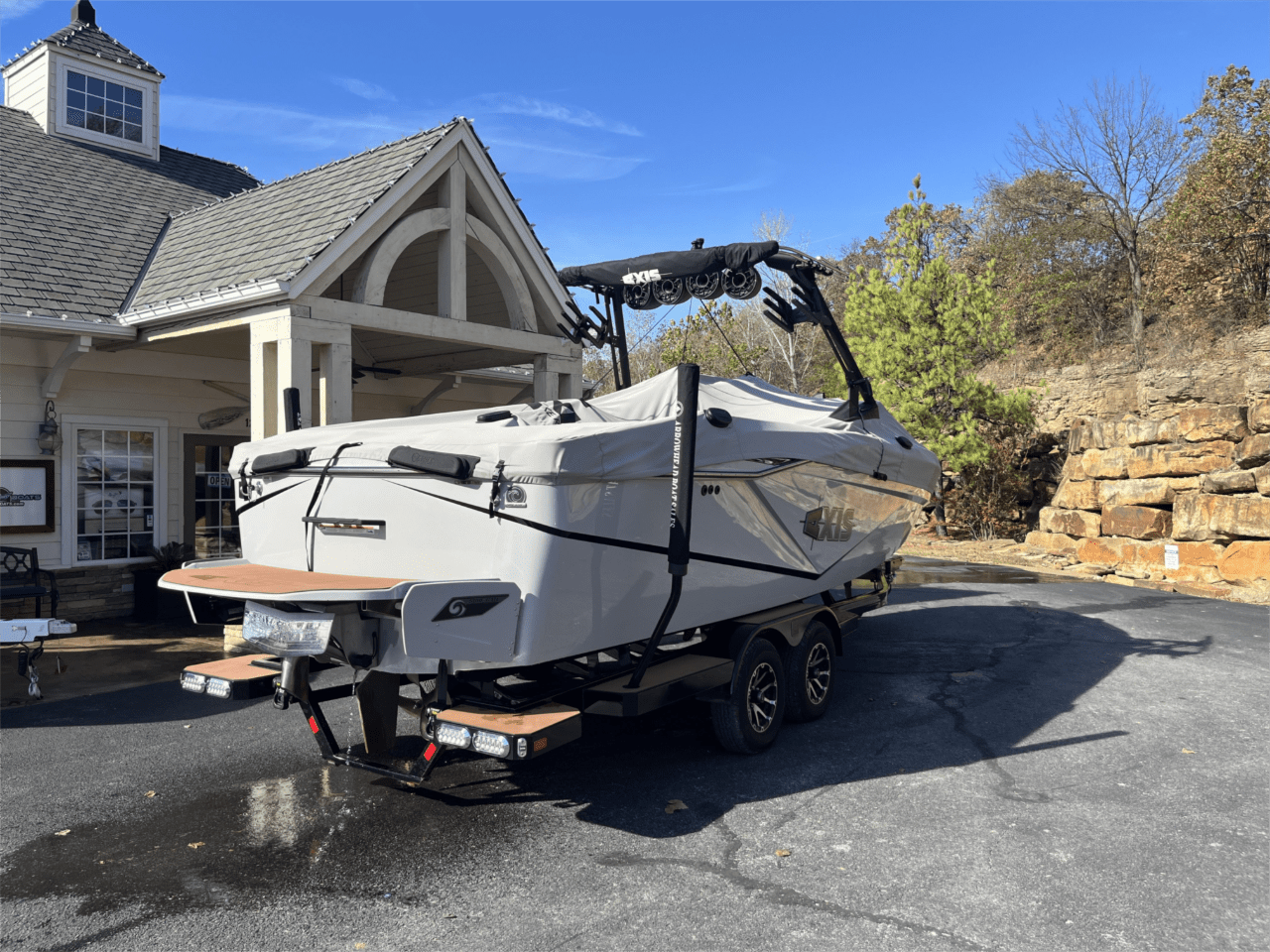boat.Title