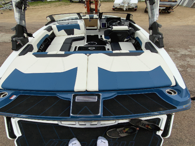 NEW 2024 MALIBU 20’ VTX wakesetter w/ M5DI &amp; TRL