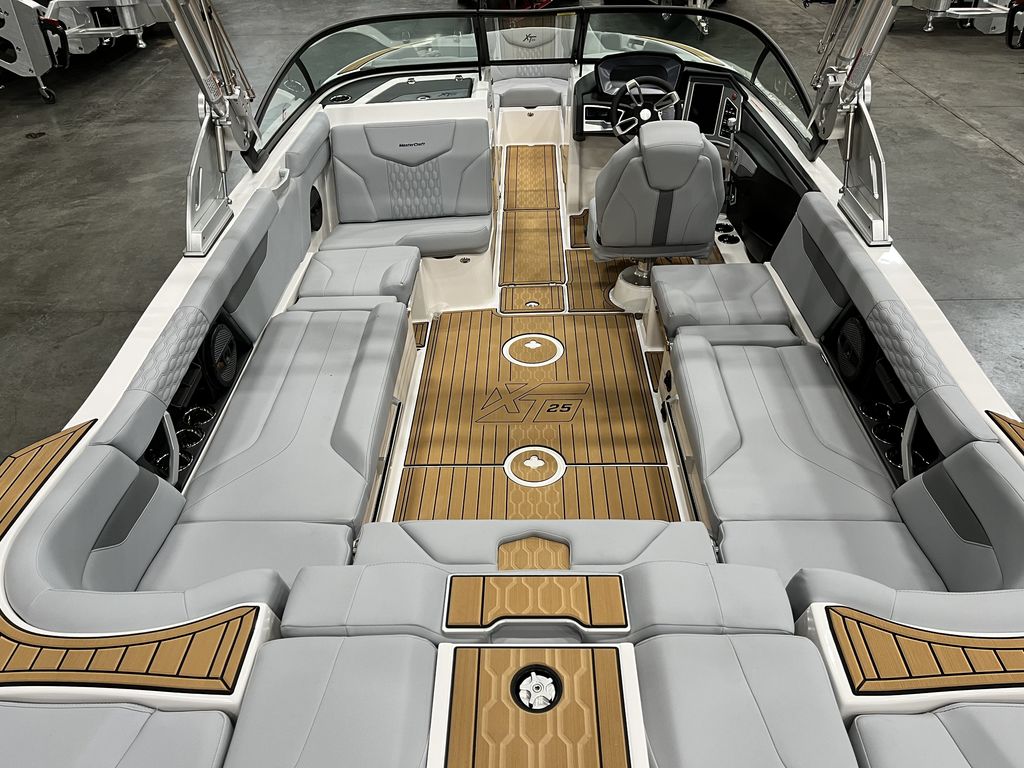 2024 MasterCraft XT25