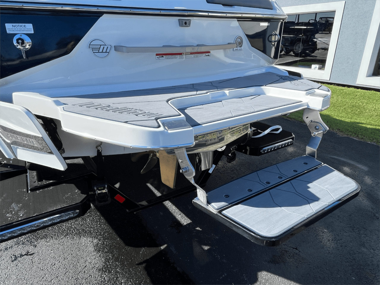 2024 Malibu M220