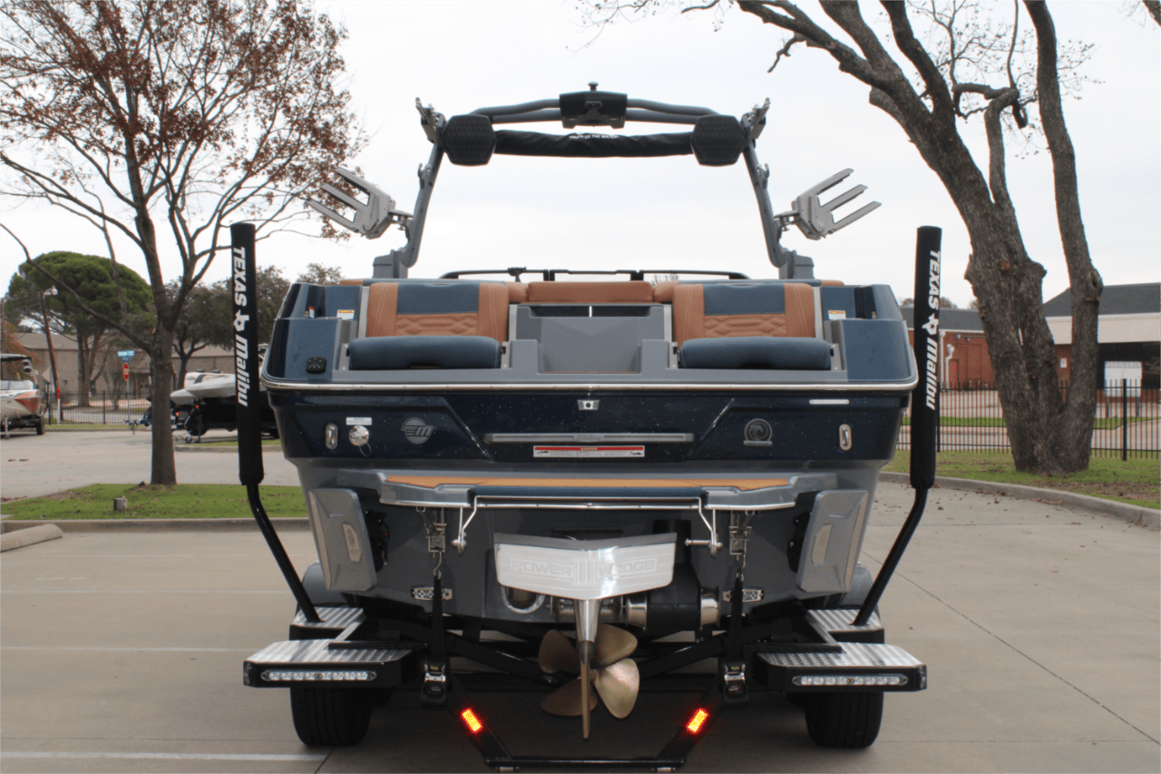 2025 Malibu 26 LSV