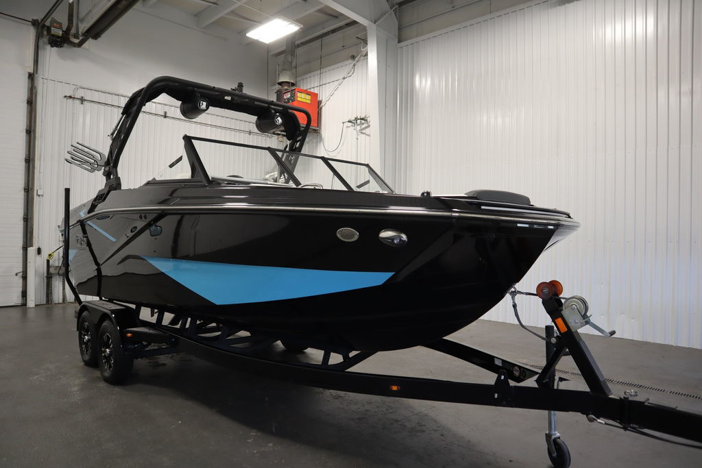 2024 Heyday Wake Boats H22