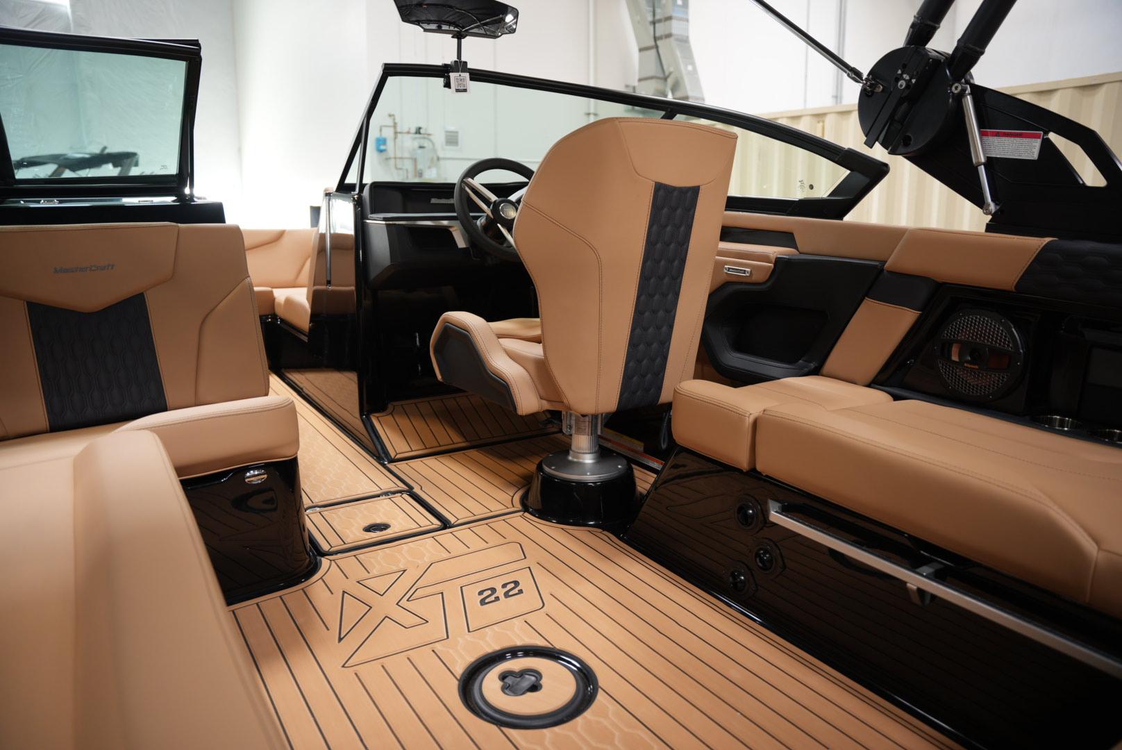 2025 MasterCraft XT22 – ALL NEW FEATURES!