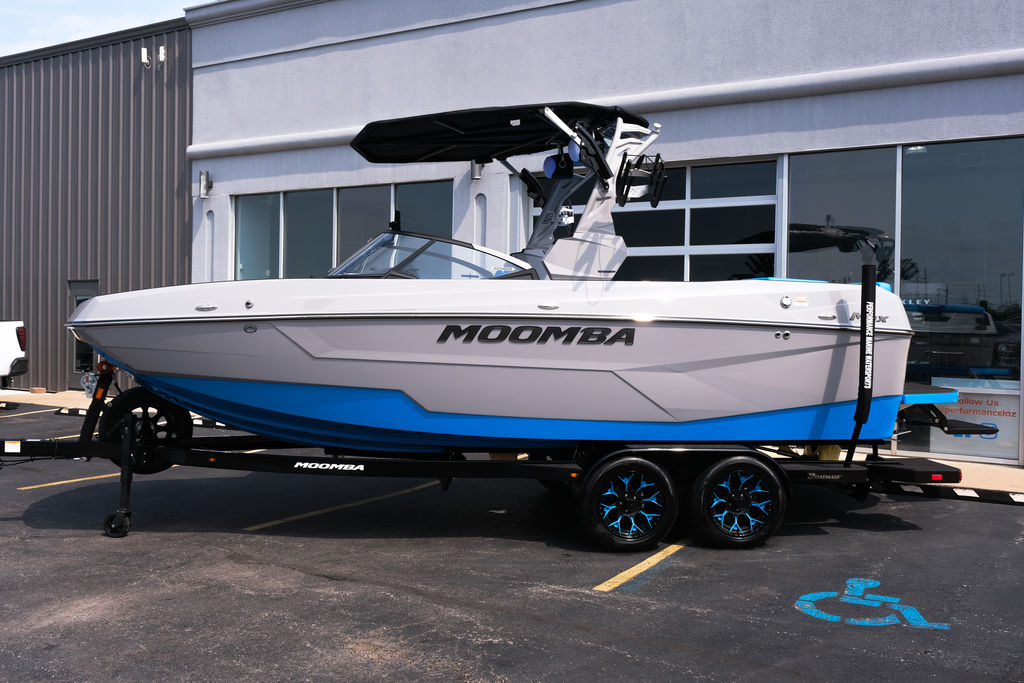 2025 MOOMBA Max