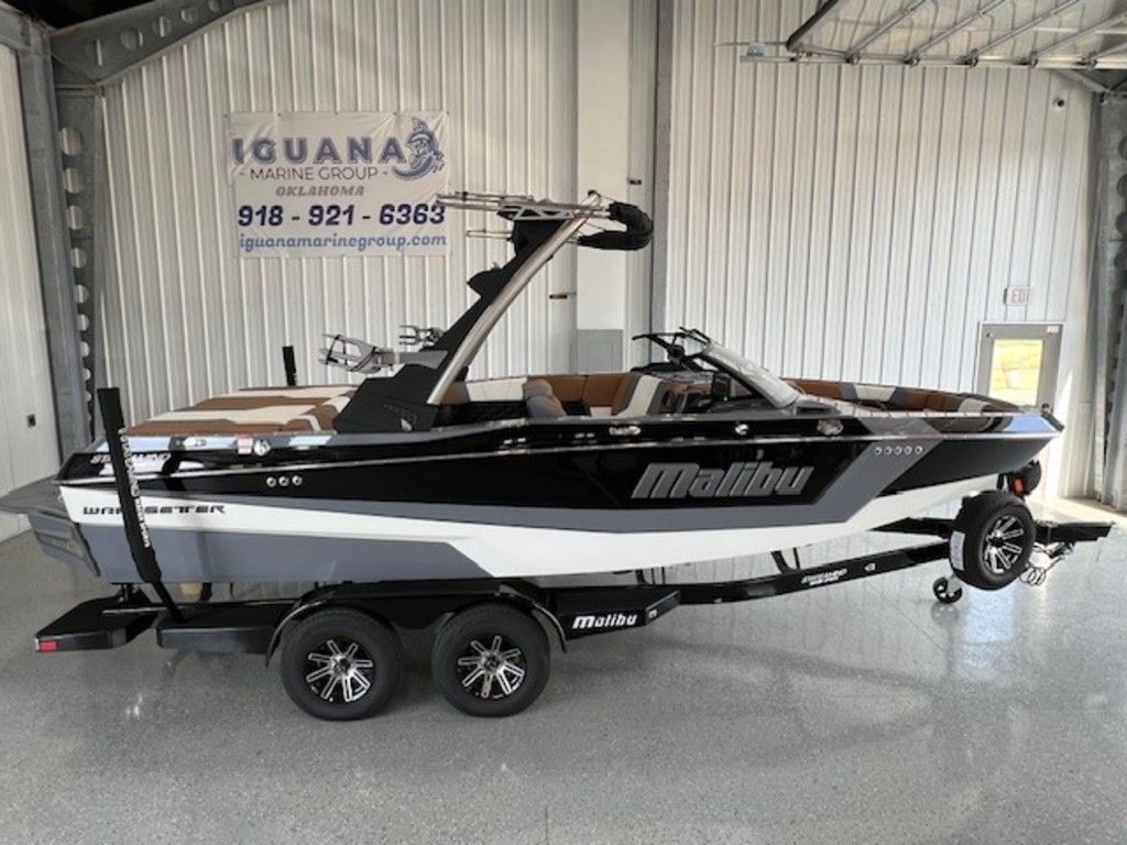 2024 Malibu Boats 21 LX