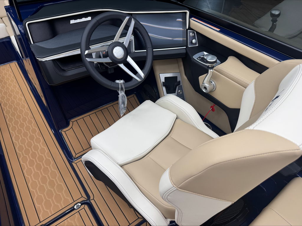 2025 MasterCraft XT24