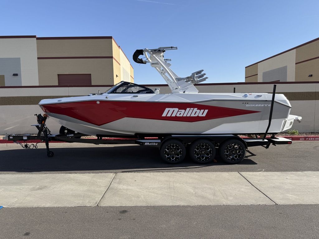 2025 Malibu Boats 25 LSV