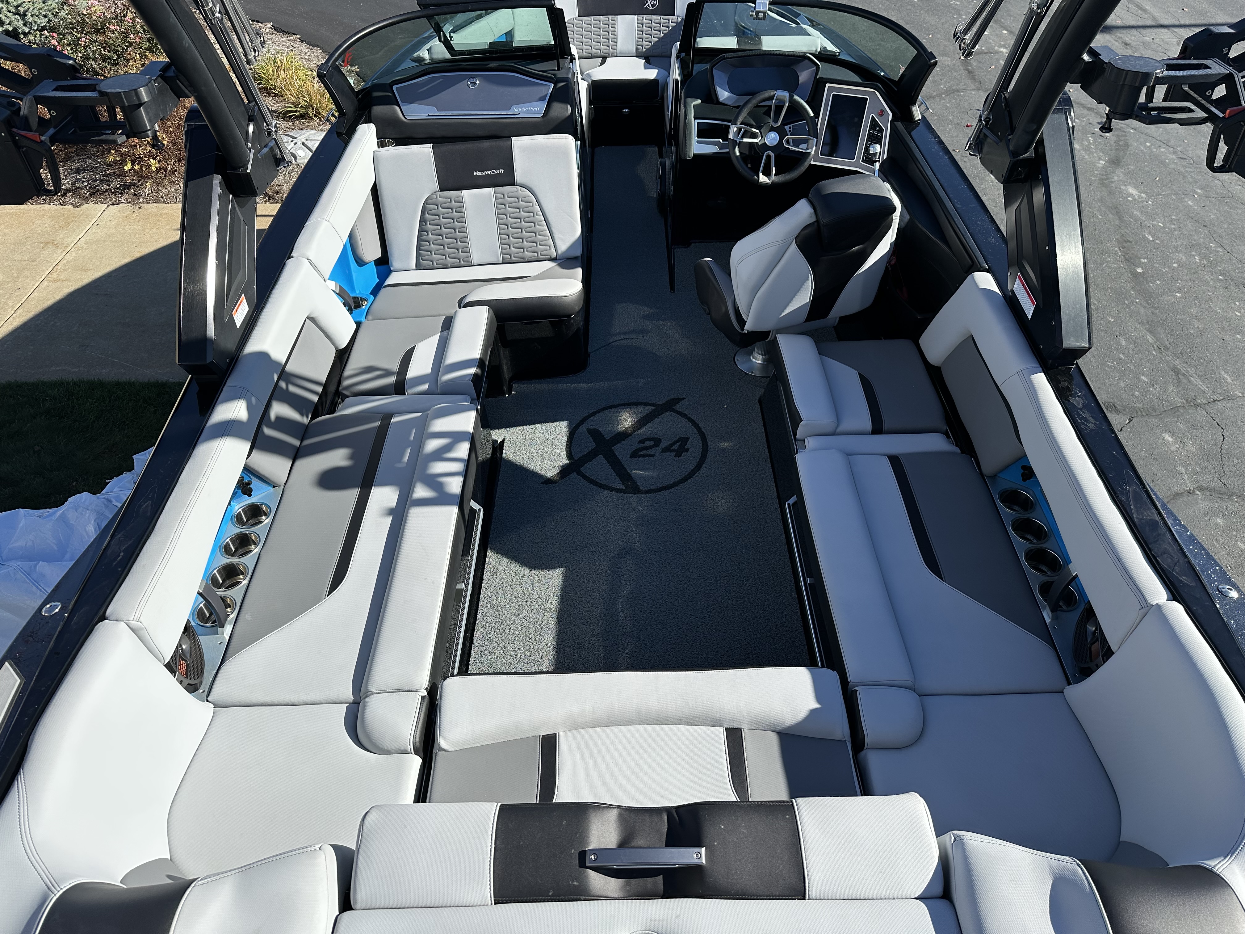 2022 MasterCraft X24