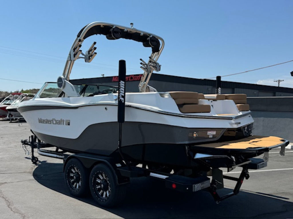 2024 Mastercraft XT23