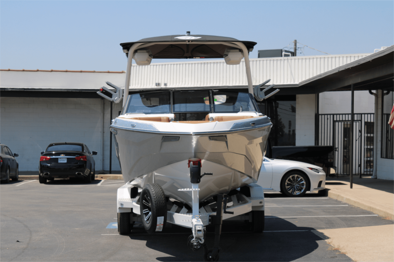 2025 Malibu 25 LSV