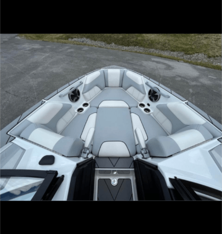2019 MALIBU WAKESETTER 25 LSV