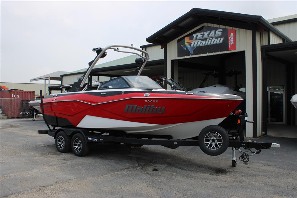 2023 Malibu 22 LSV