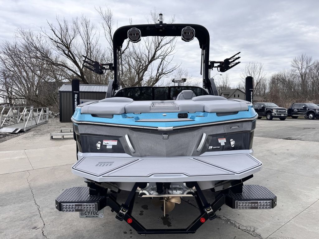 2022 MasterCraft XT21