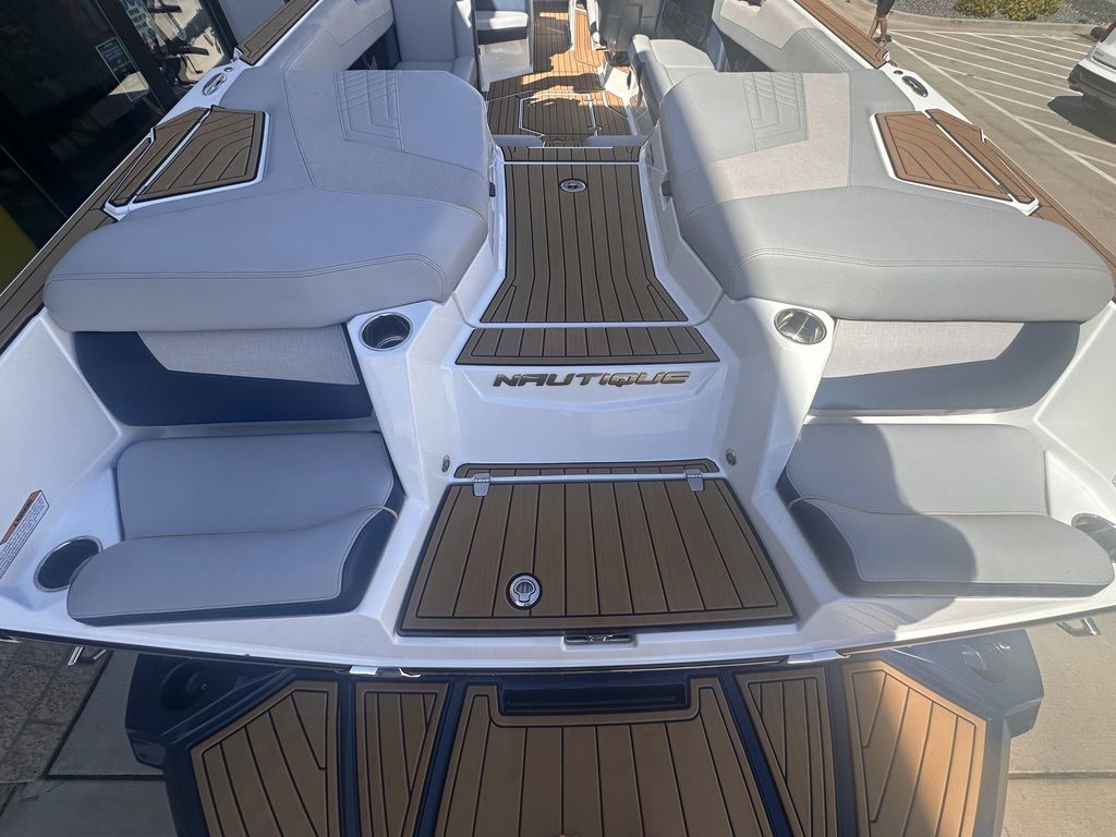 2022 Nautique G25
