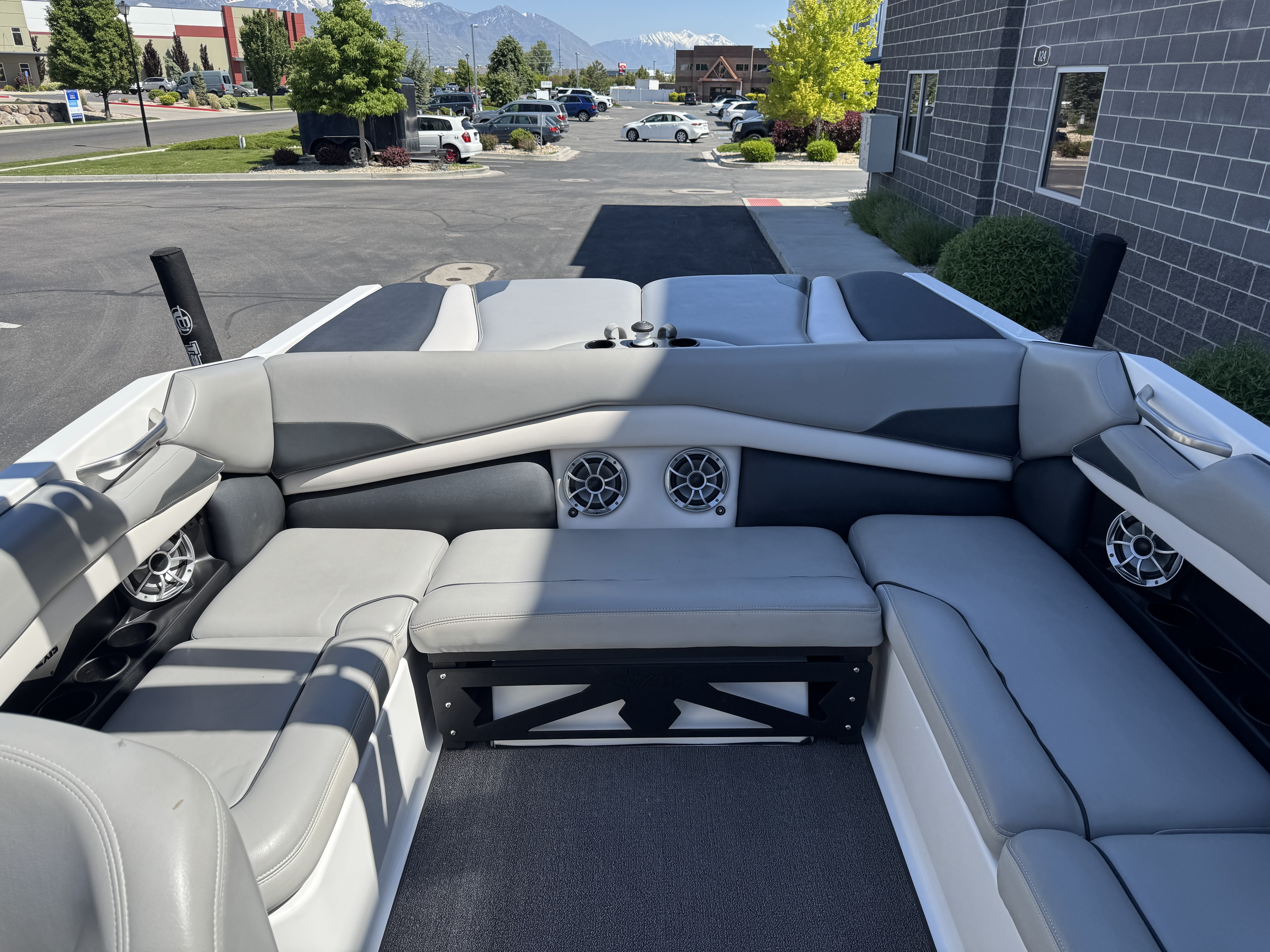 2017 Axis A22 - Garage Kept Orginal Owner